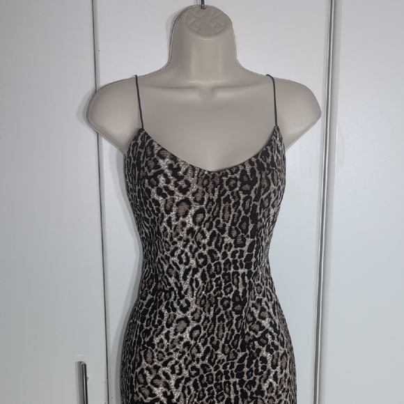 Elegant Leopard Print Midi Dress - Picture 2 of 7